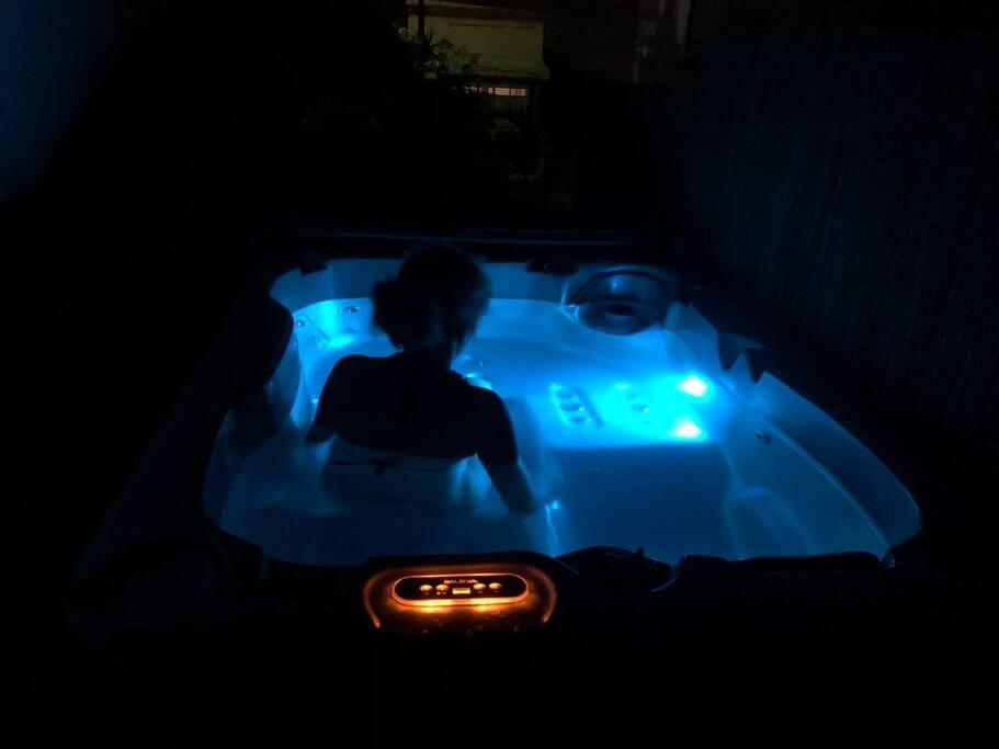 Logement Dans Un Lieu Calme Et Verdoyant A Proximite De Tout Avec Jacuzzi!!! バステール エクステリア 写真