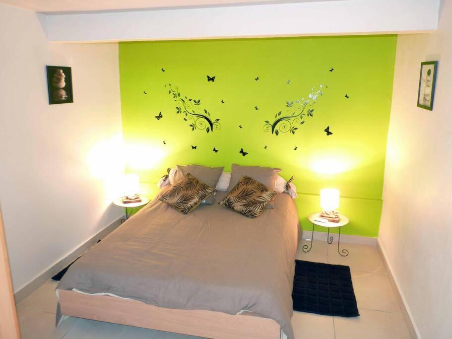 Logement Dans Un Lieu Calme Et Verdoyant A Proximite De Tout Avec Jacuzzi!!! バステール エクステリア 写真