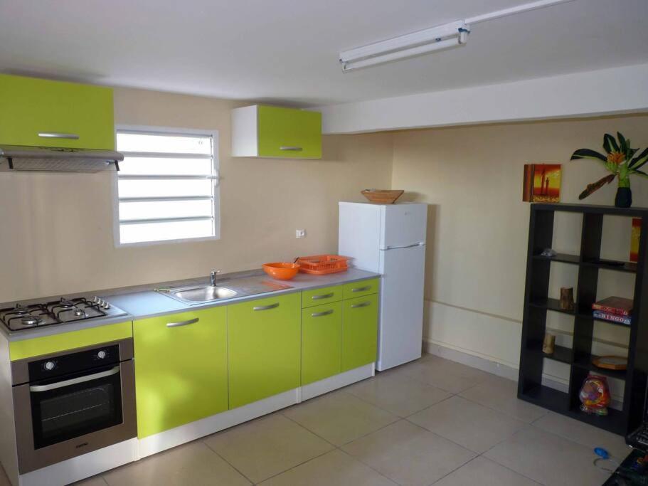 Logement Dans Un Lieu Calme Et Verdoyant A Proximite De Tout Avec Jacuzzi!!! バステール エクステリア 写真